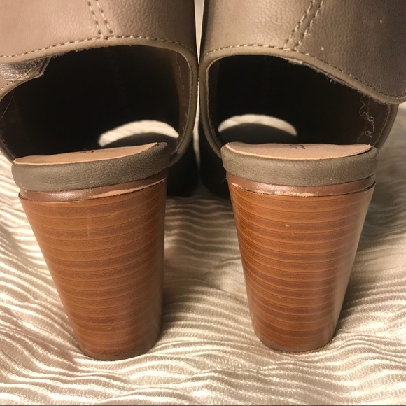 Call it Spring heels - Picture 2 of 3